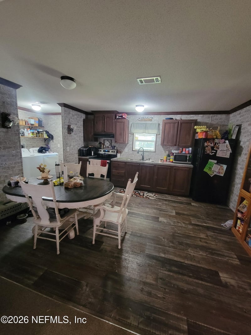 18285 Broken Arrow Rd, Hilliard, FL 32046