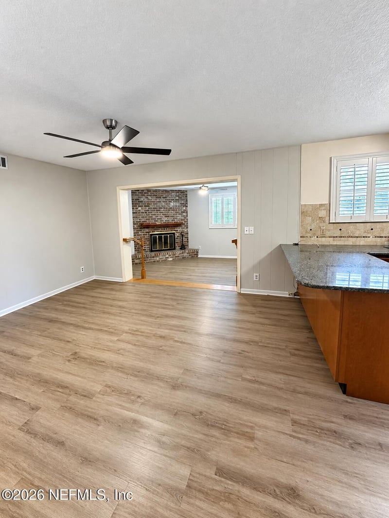 1834 Memory Ln, Jacksonville, FL 32210