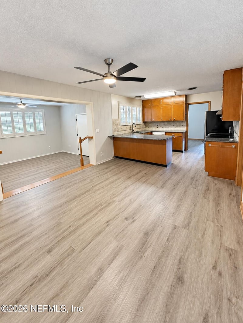 1834 Memory Ln, Jacksonville, FL 32210