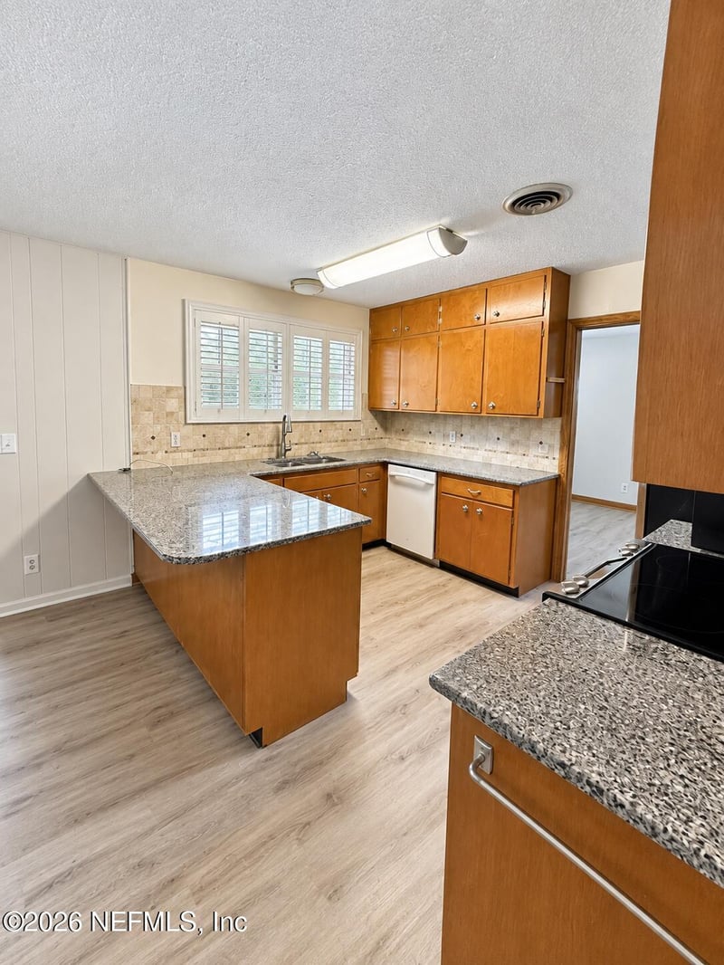 1834 Memory Ln, Jacksonville, FL 32210