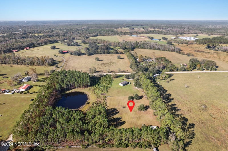 18401 Broken Arrow Rd, Hilliard, FL 32046