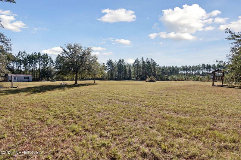 18401 Broken Arrow Rd, Hilliard, FL 32046