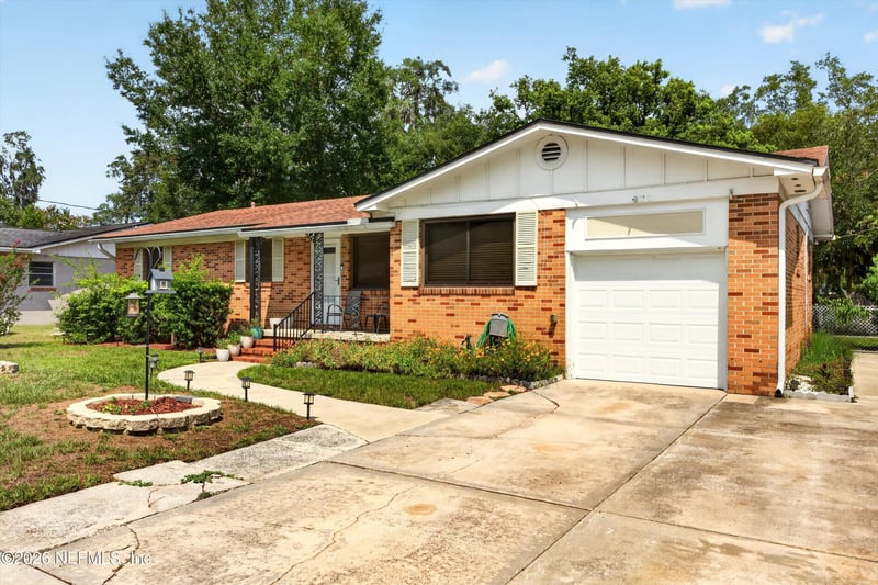 1847 Grove Park Dr, Orange Park, FL 32073