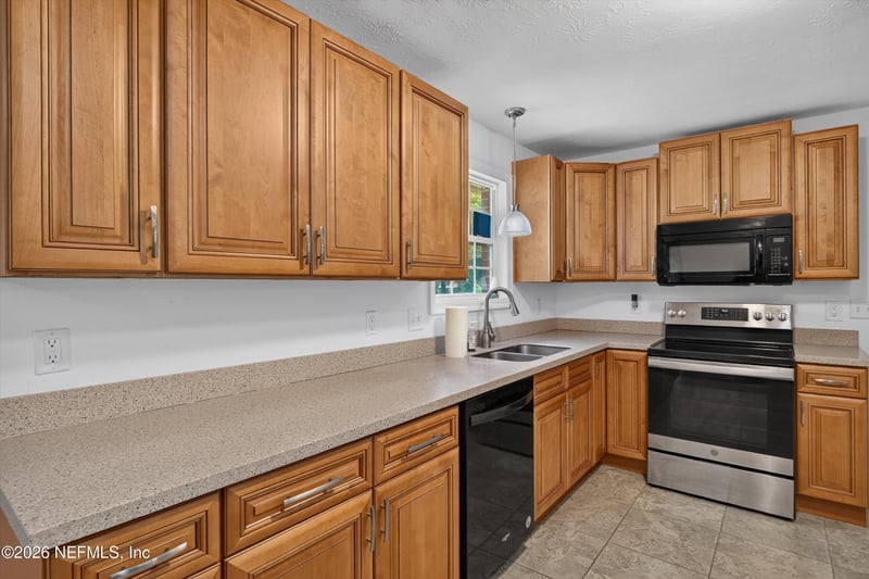 1847 Grove Park Dr, Orange Park, FL 32073