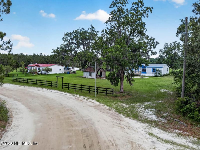 18494 Broken Arrow Rd, Hilliard, FL 32046