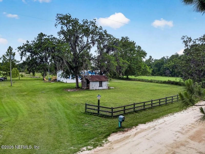 18494 Broken Arrow Rd, Hilliard, FL 32046