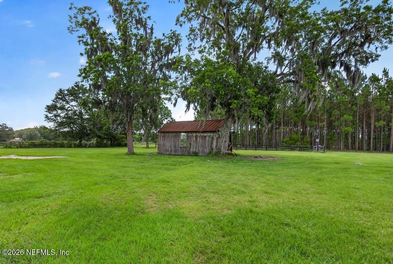 18494 Broken Arrow Rd, Hilliard, FL 32046