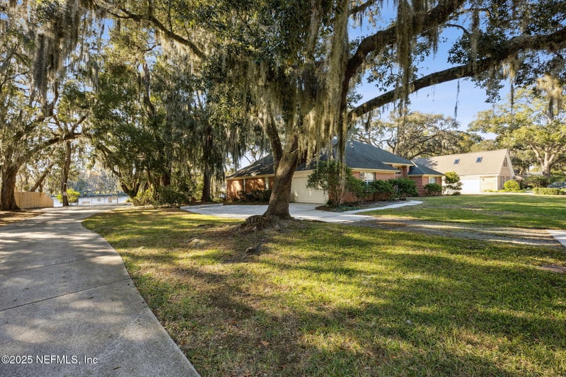 1850 Waterbury Ln, Fleming Island, FL 32003