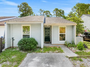 1855 Oak Water Dr, Jacksonville, FL 32225