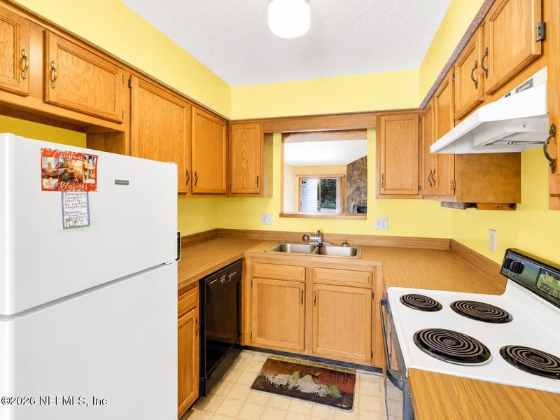 1855 Oak Water Dr, Jacksonville, FL 32225