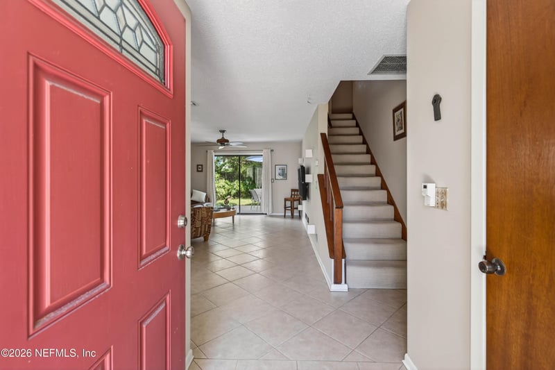 186 Pine St, Atlantic Beach, FL 32233