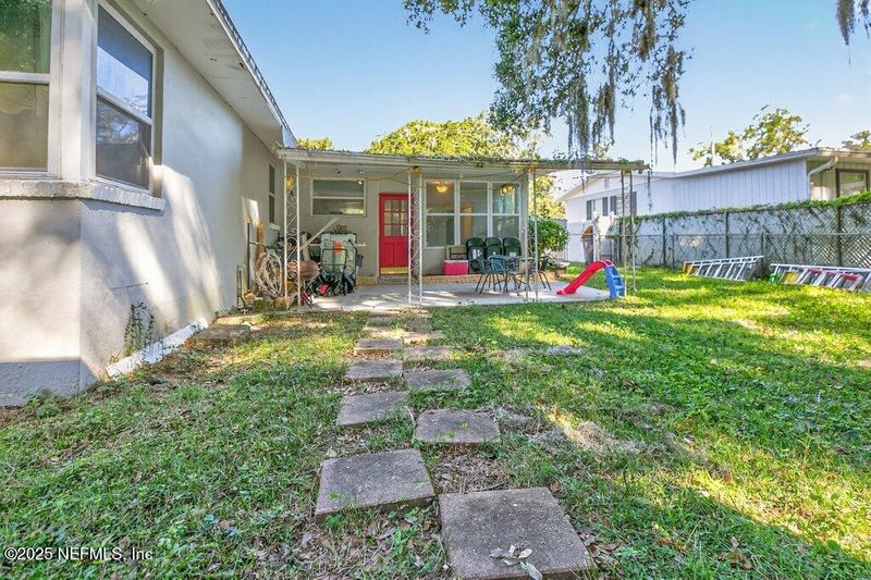 1860 Embassy Dr, Jacksonville, FL 32207