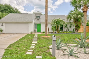 1869 Sea Oats Dr, Atlantic Beach, FL 32233