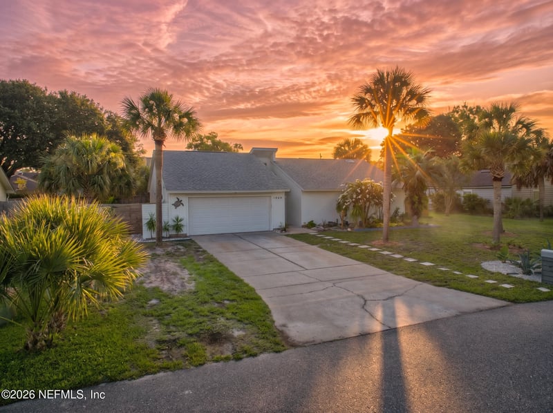1869 Sea Oats Dr, Atlantic Beach, FL 32233