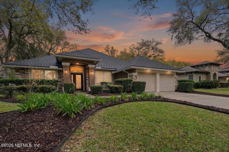 1880 Oakchime Dr, Orange Park, FL 32065