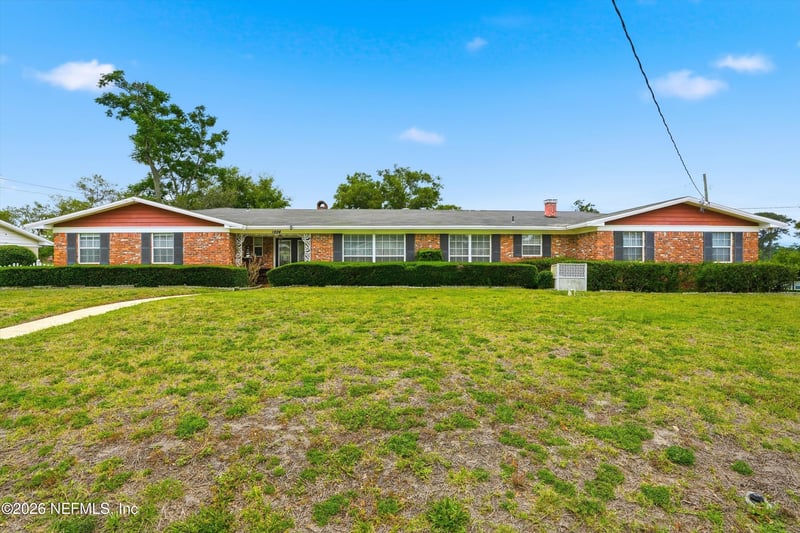 1884 Parkcrest Dr, Jacksonville, FL 32211