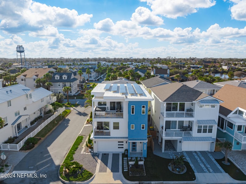 1886 Ocean Dr S, Jacksonville Beach, FL 32250