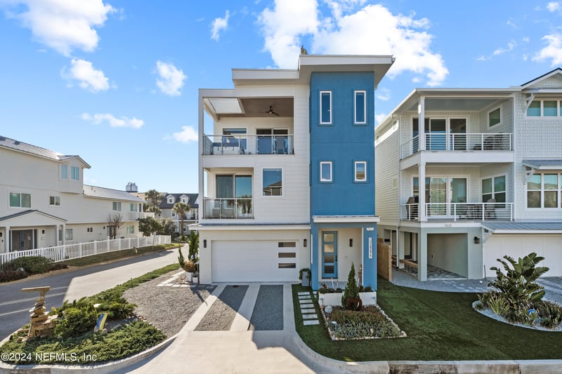 1886 Ocean Dr S, Jacksonville Beach, FL 32250