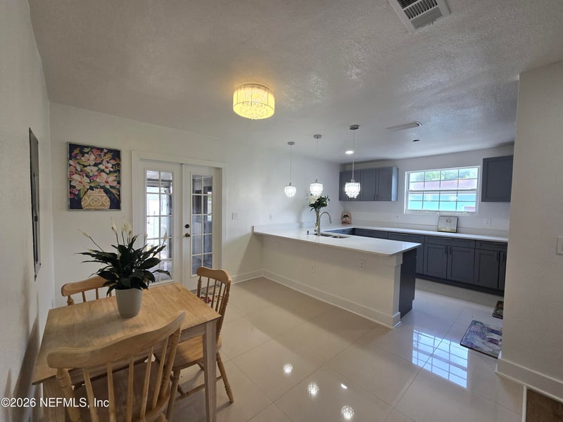 1893 E Rd, Jacksonville, FL 32216