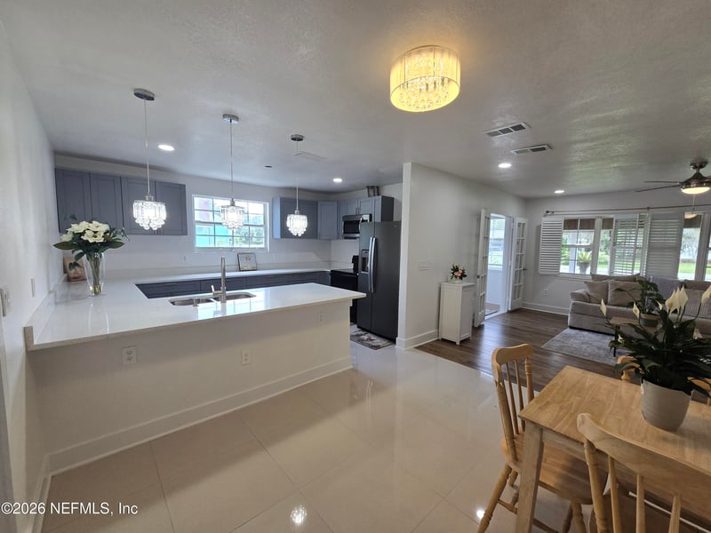 1893 E Rd, Jacksonville, FL 32216