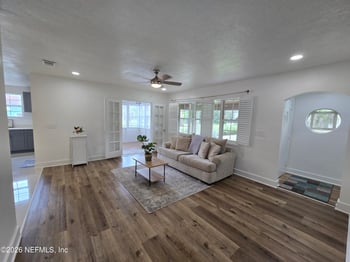 1893 E Rd, Jacksonville, FL 32216