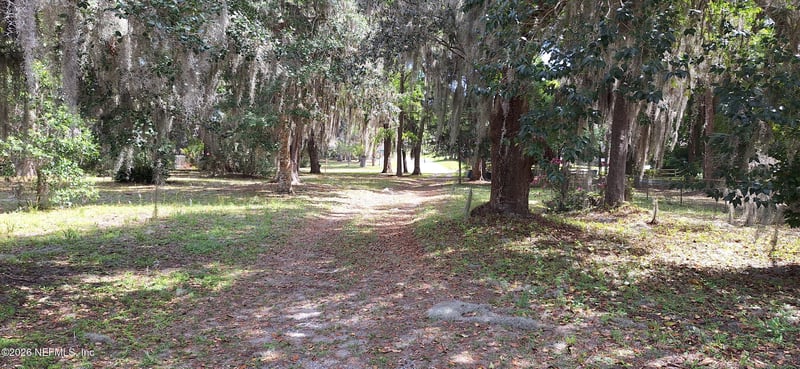 1900 E Holly Oaks Lake Rd E, Jacksonville, FL 32225