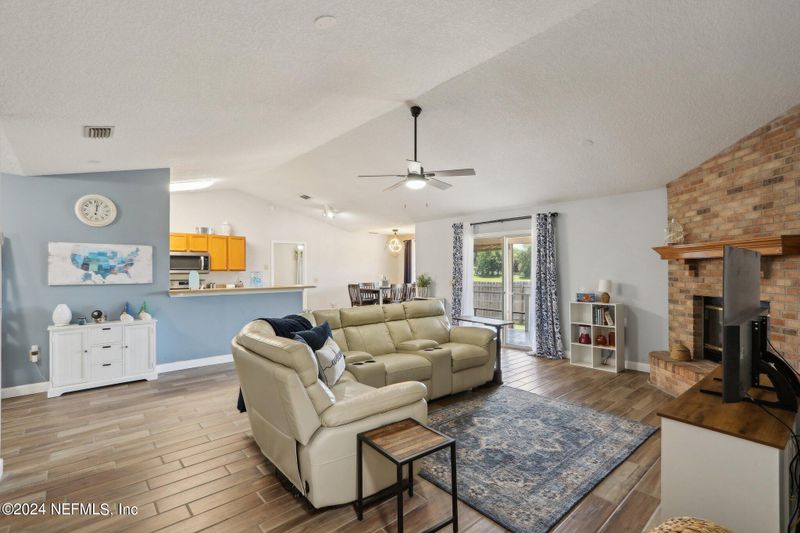 1906 Belhaven Dr, Orange Park, FL 32065