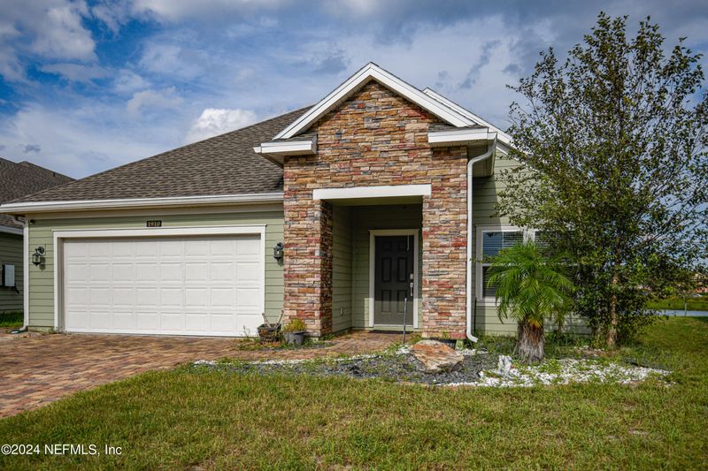 1910 Mathews Manor Dr, Jacksonville, FL 32211