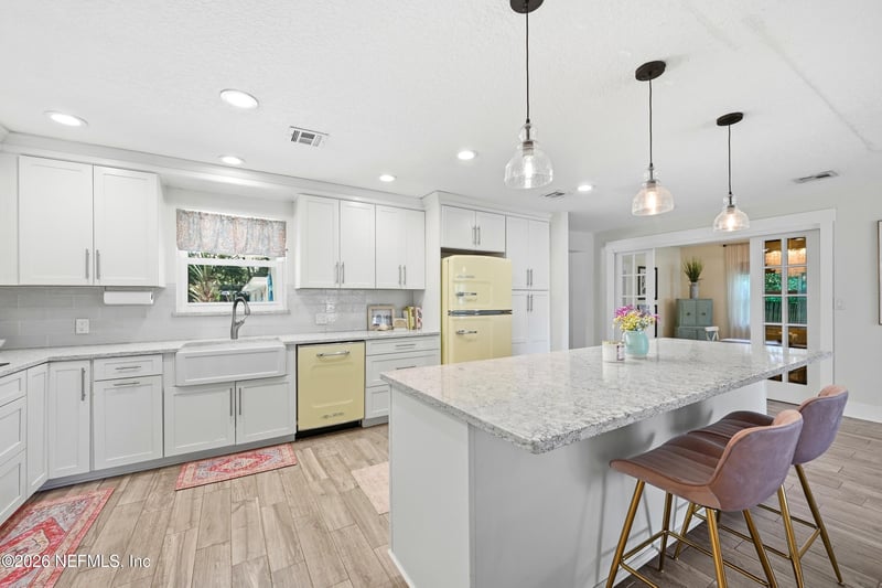 1911 Tanglewood Rd, Jacksonville Beach, FL 32250
