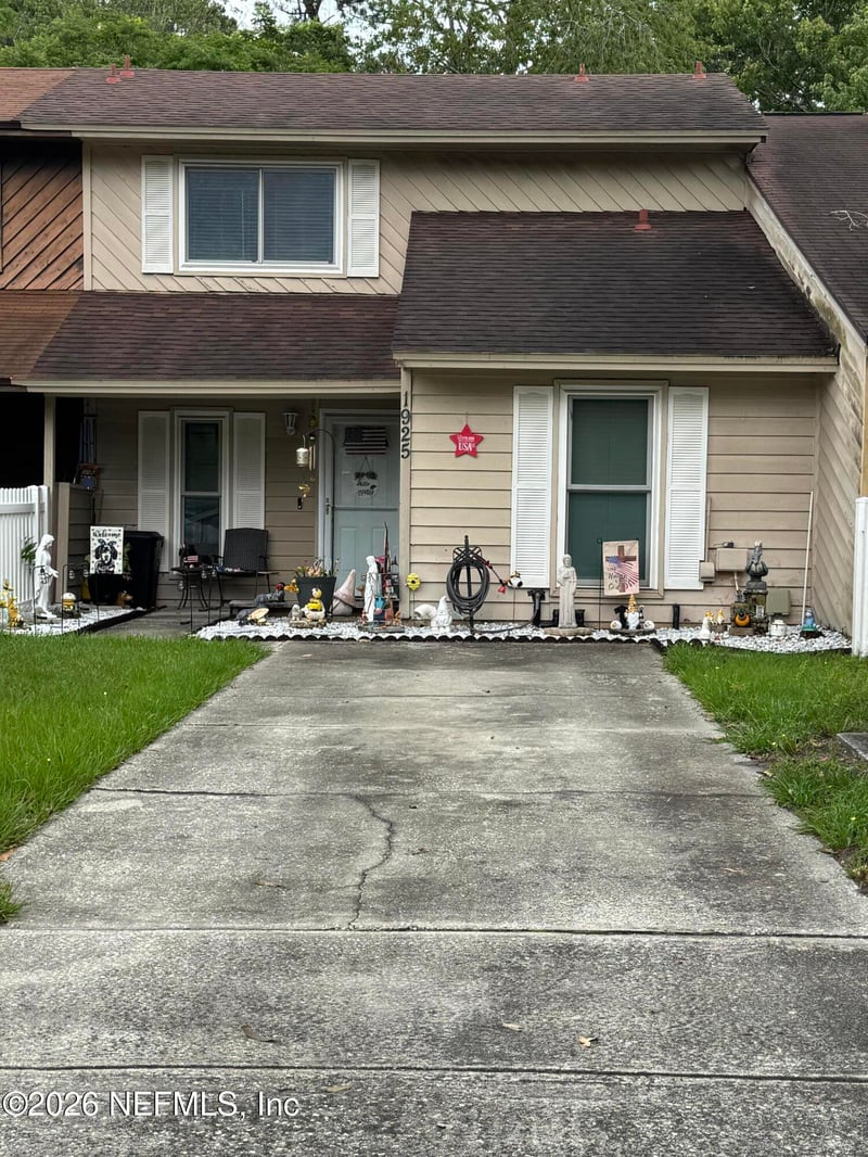1925 Oak Water Dr, Jacksonville, FL 32225