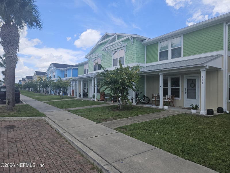 193 Oceangate Dr, Atlantic Beach, FL 32233