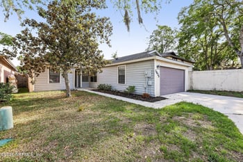 1975 Bluebird Rn W, Orange Park, FL 32073