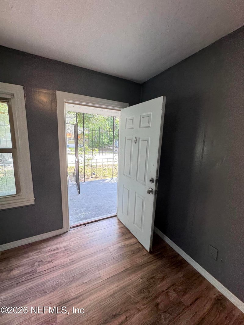1976 Lambert St, Jacksonville, FL 32206