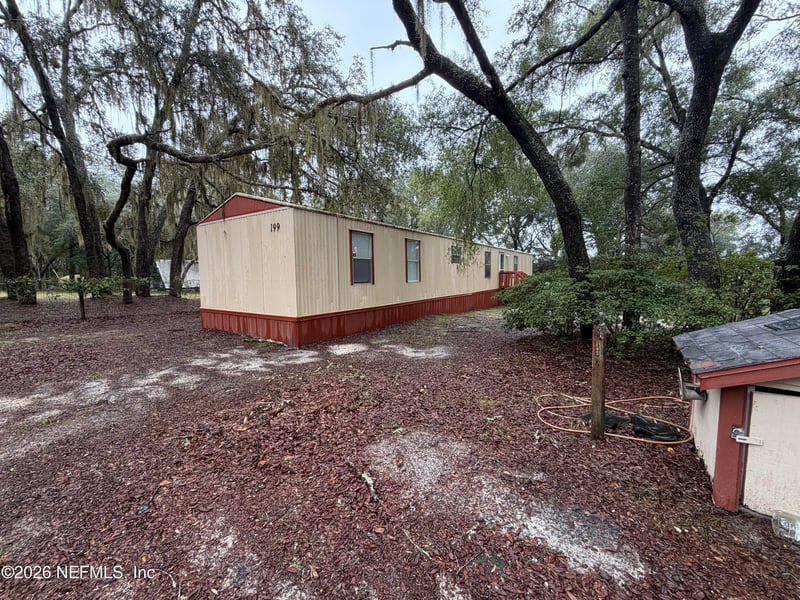 199 Lakeview Dr, Melrose, FL 32666