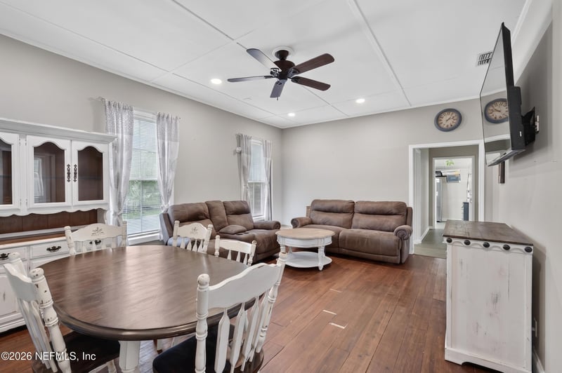 2 N Oakridge Ave, Green Cove Springs, FL 32043