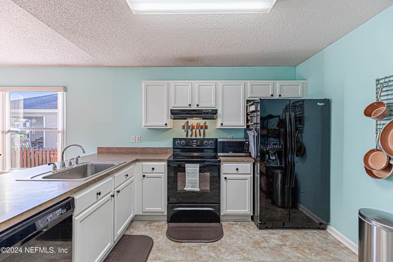 2004 Hunters Trace Cir, Middleburg, FL 32068