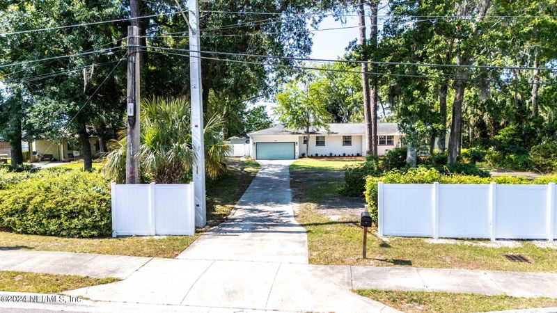 2006 Broward Rd, Jacksonville, FL 32218