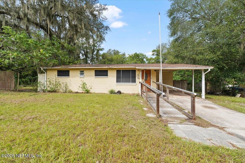 201 Canis Dr W, Orange Park, FL 32073