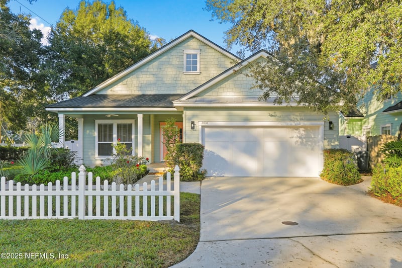 2010 Paradise Oaks Ct, Jacksonville, FL 32233