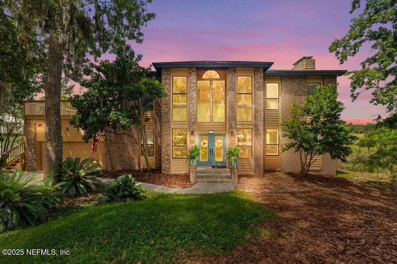 2010 Shadow Ln, Neptune Beach, FL 32266