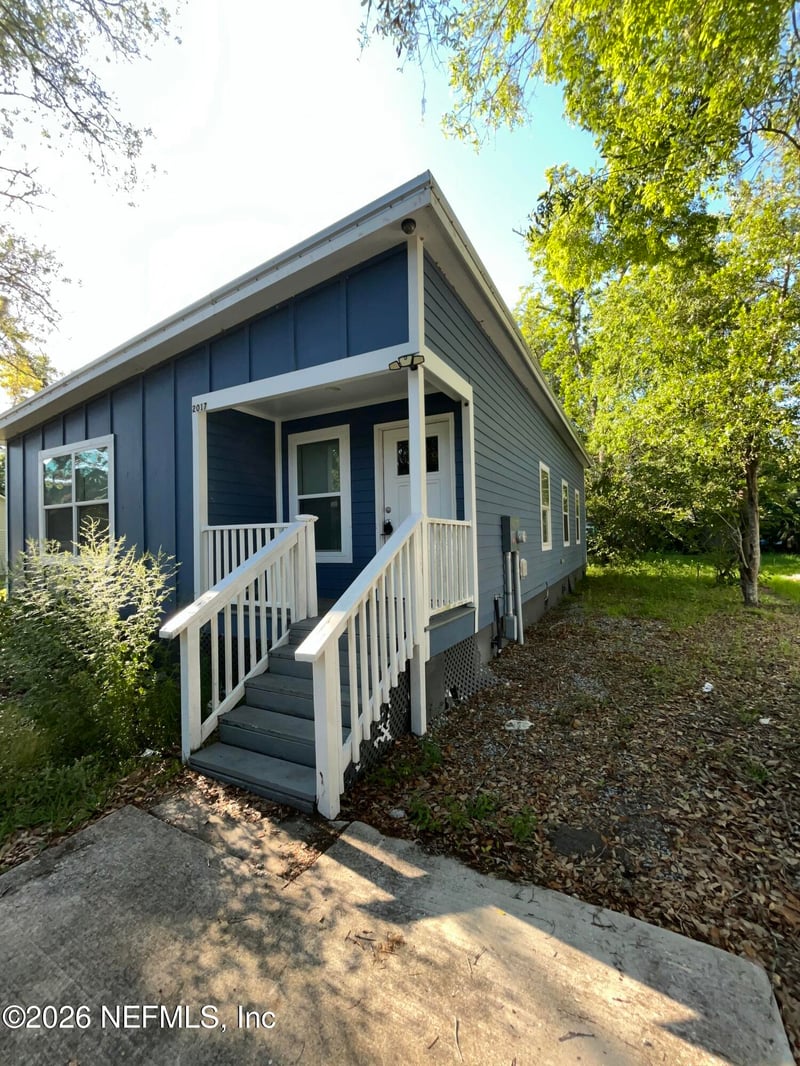 2017 Talladega Rd, Jacksonville, FL 32209
