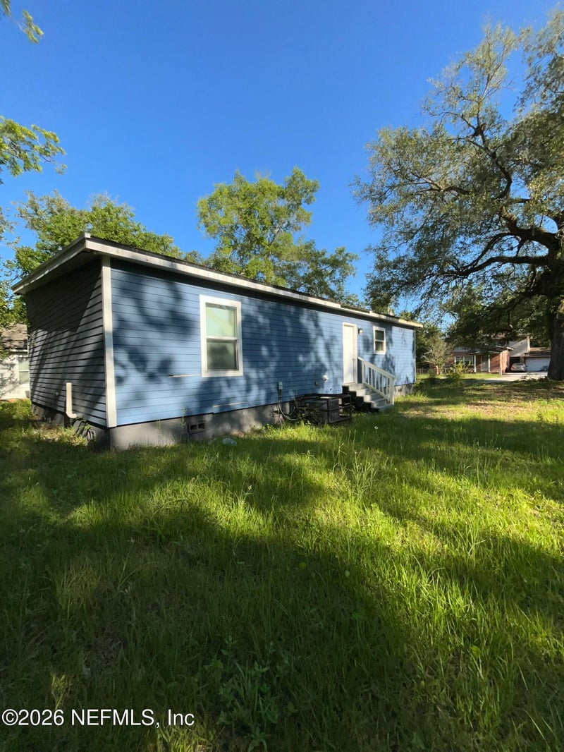 2017 Talladega Rd, Jacksonville, FL 32209