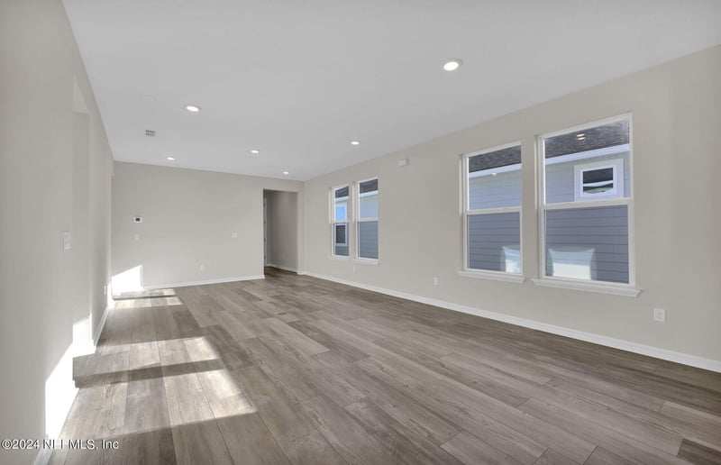 255 Fairlake Cir, St Augustine, FL 32092