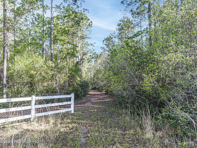 10129 Breakaway Ct, Jacksonville, FL 32219