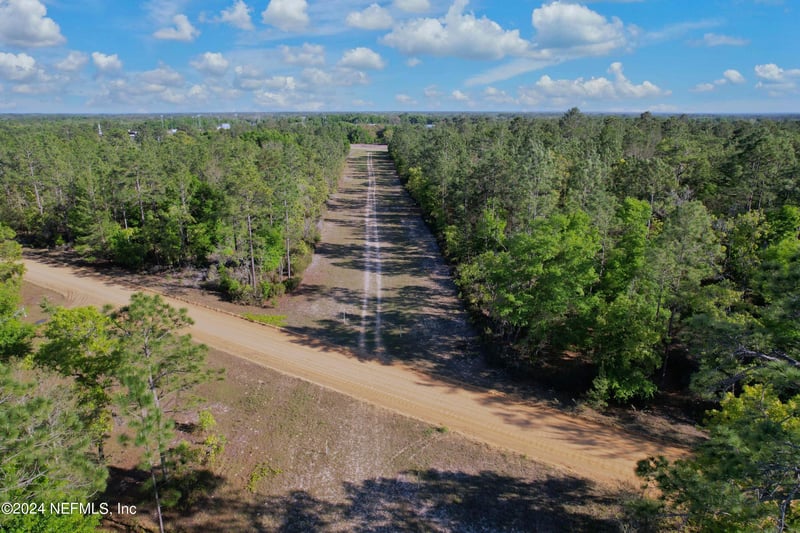 00 New York St, Interlachen, FL 32148