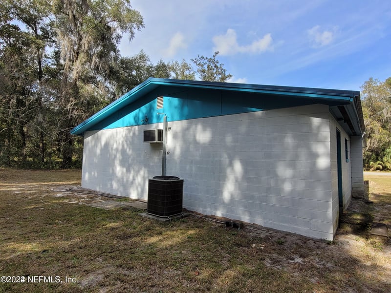 1011 Elm St, Welaka, FL 32193