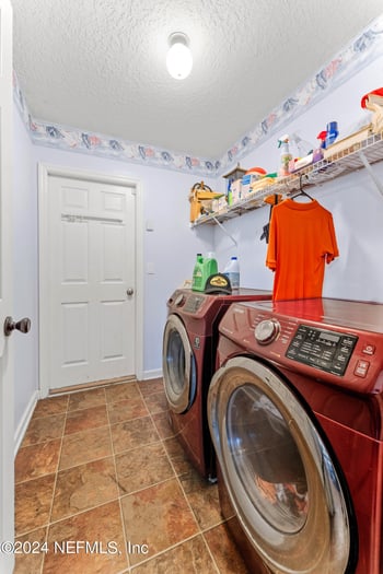 9326 Garden Overlook Ln, Jacksonville, FL 32219