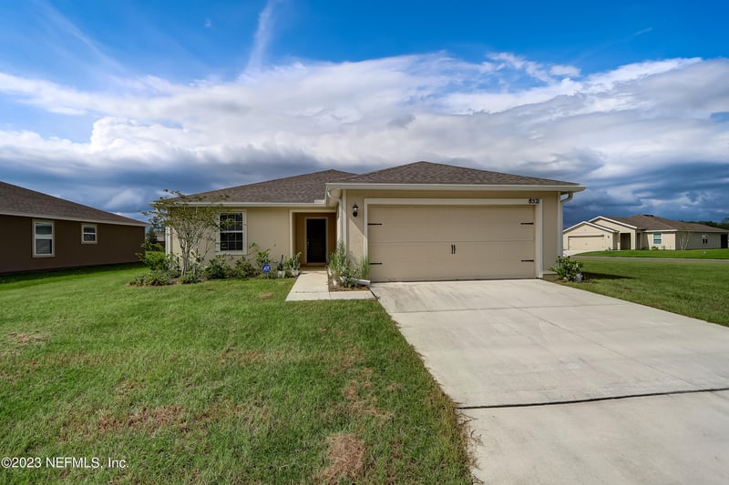 8521 Lake George Cir, Macclenny, FL 32063