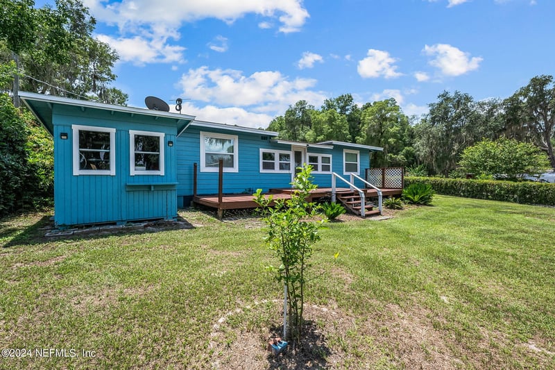 139 Depot Rd, Hawthorne, FL 32640