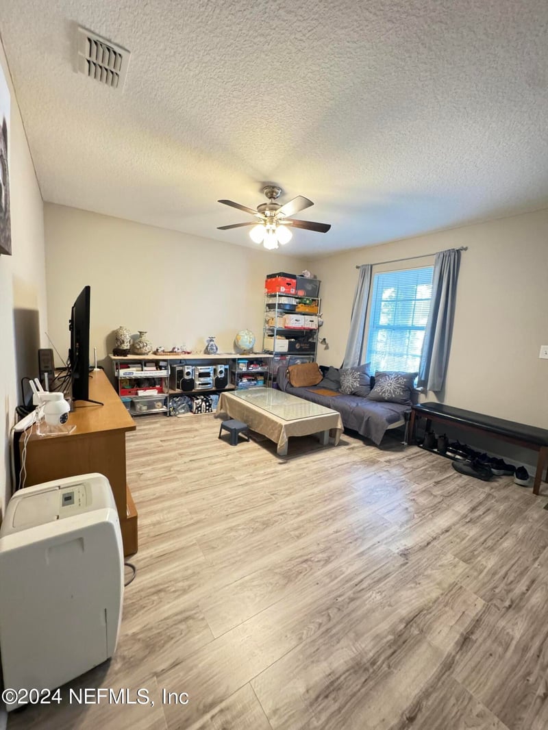 1438 Ron Rd, Jacksonville, FL 32210